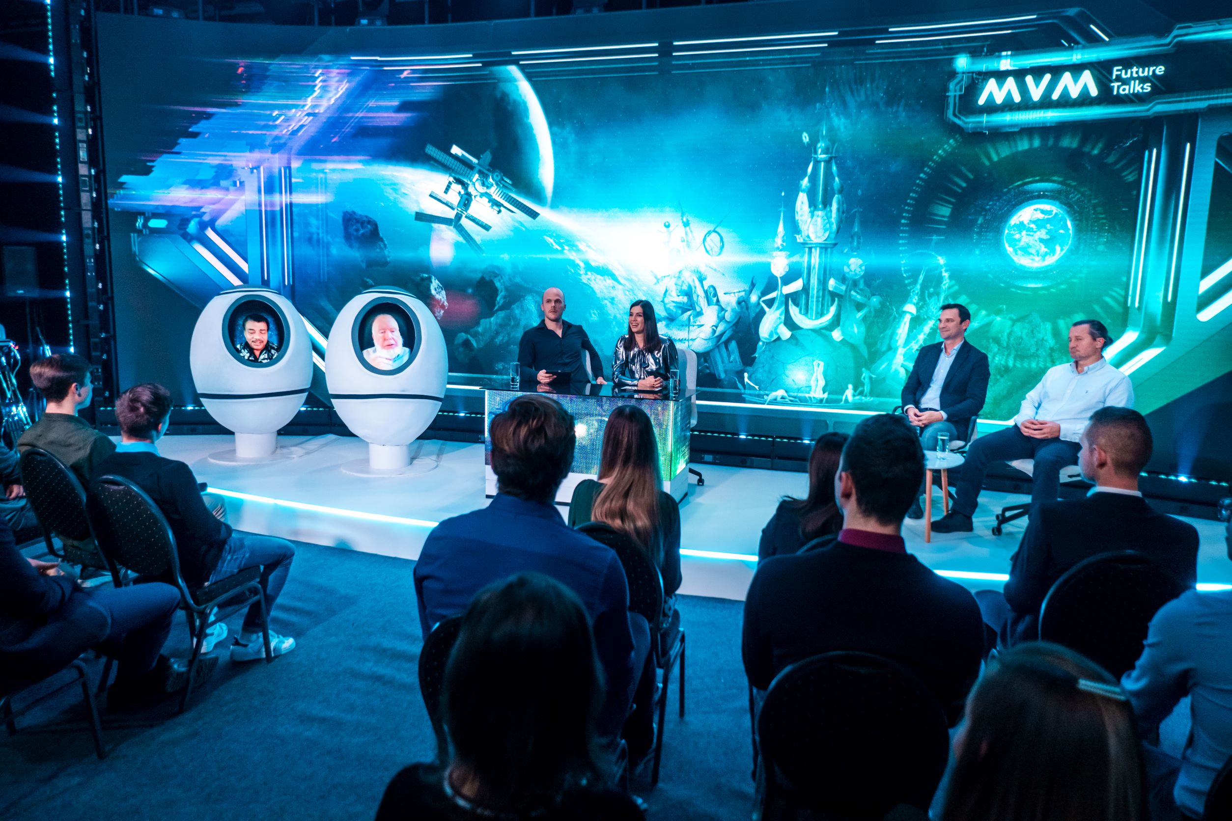 Az MVM Future Talks egy évente megrendezett nagyszabású, tudományos-ismeretterjesztő-szórakoztató talk-show, amelynek középpontjában a technológiai újdonságok állnak, amelyek hatással lehetnek a mindennapokra és az energetikára is.